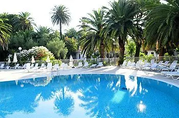 Le Domaine Du Mas Blanc By Popinns