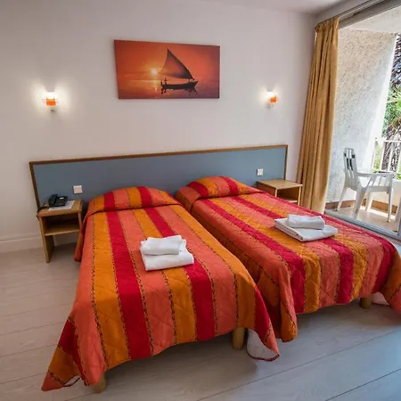 Hotel Le Domaine Du Mas Blanc By Popinns