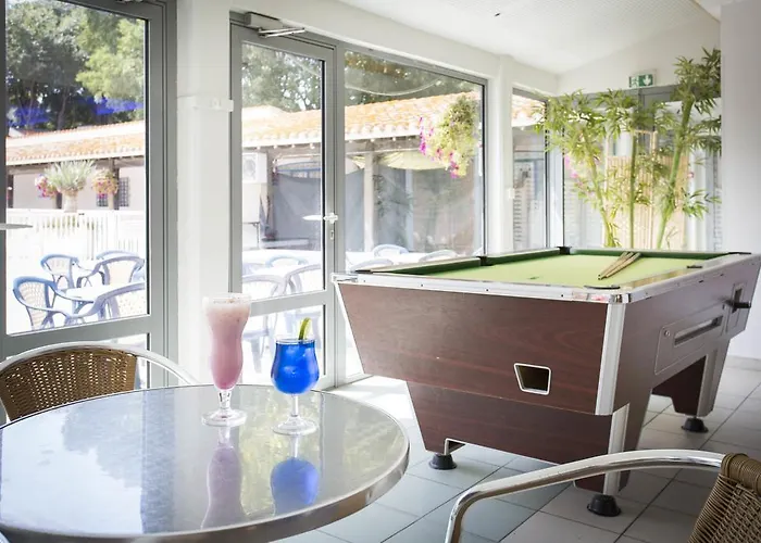 Hotel Le Domaine Du Mas Blanc By Popinns 4*