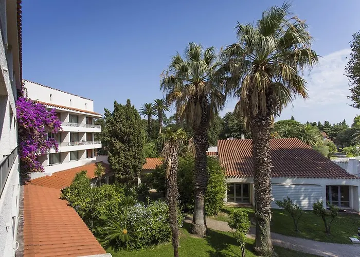 Le Domaine Du Mas Blanc By Popinns