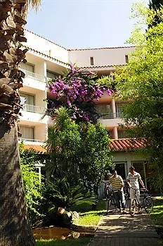 Hotel Le Domaine Du Mas Blanc By Popinns